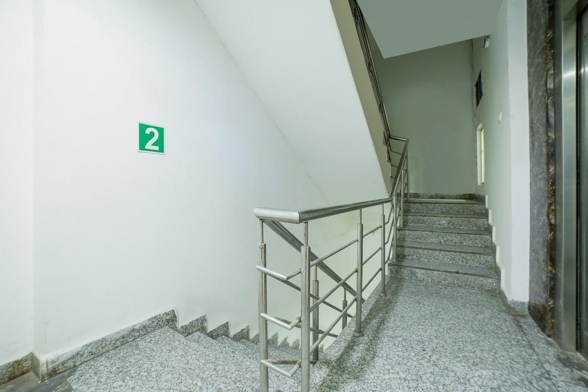 My Comfortable Hotel ニューデリー エクステリア 写真