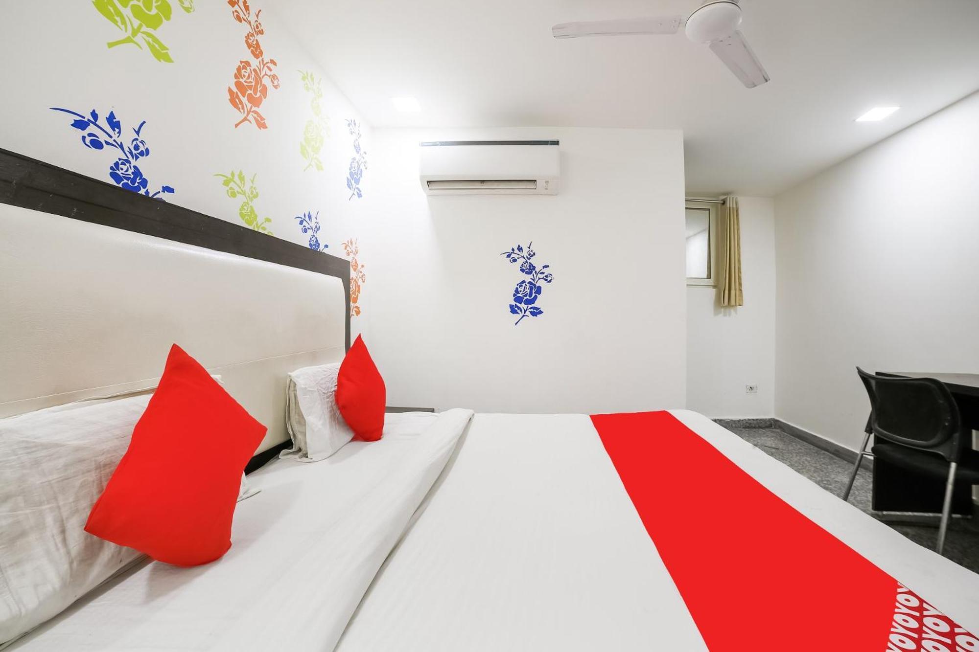 My Comfortable Hotel ニューデリー エクステリア 写真