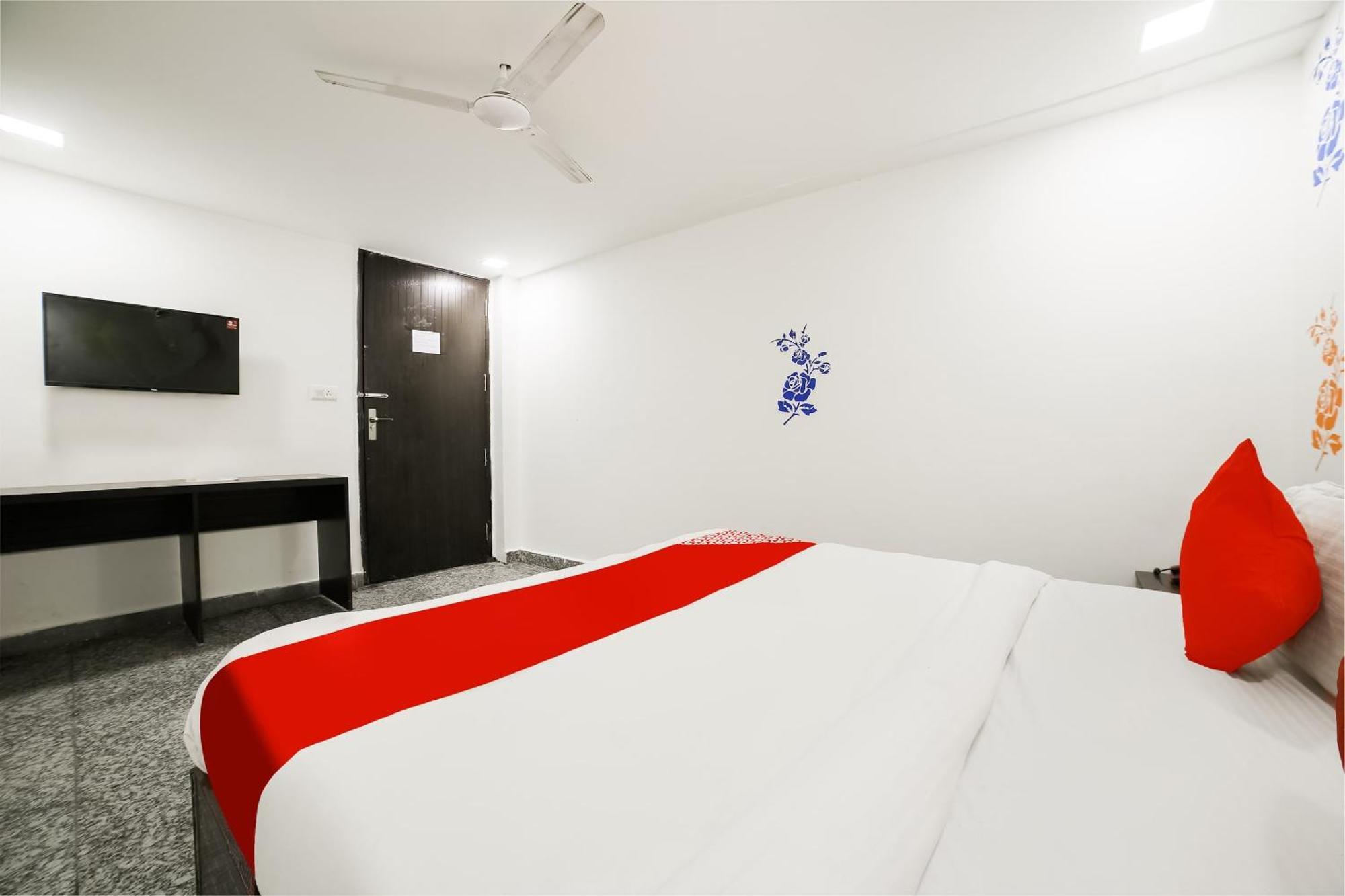 My Comfortable Hotel ニューデリー エクステリア 写真